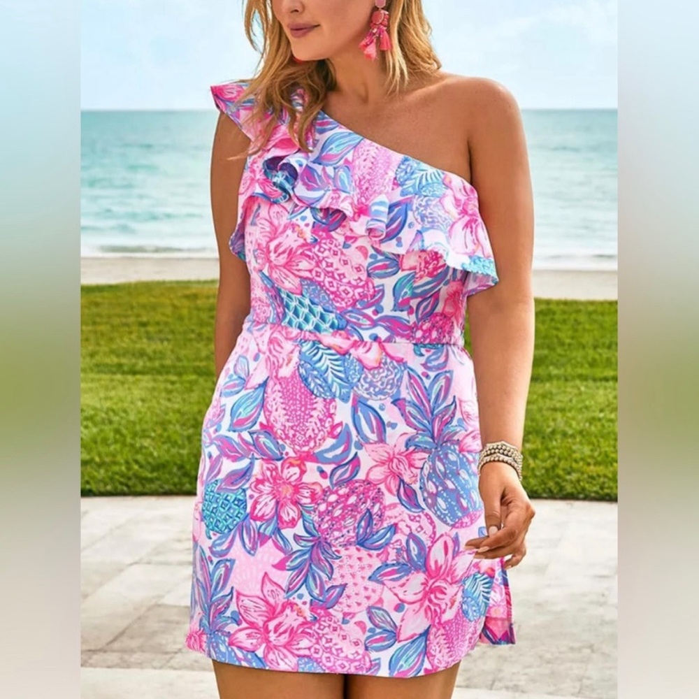 Lilly Pulitzer Kipton Romper
Pink Isle Snappy Turtle